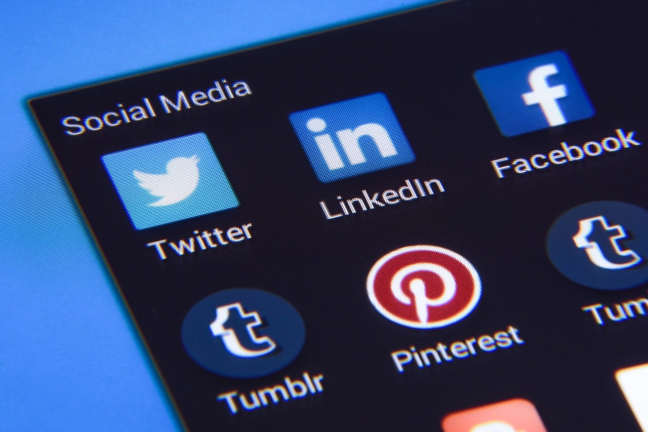 How to Write a Winning LinkedIn Profile to Get Noticed by Tech Recruiters